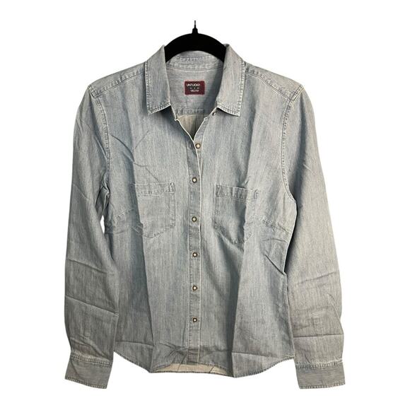 UNTUCKit‎ Women's Light Denim Button Down Long Sleeve Shirt in Blue Size 2 NWT - Picture 1 of 7